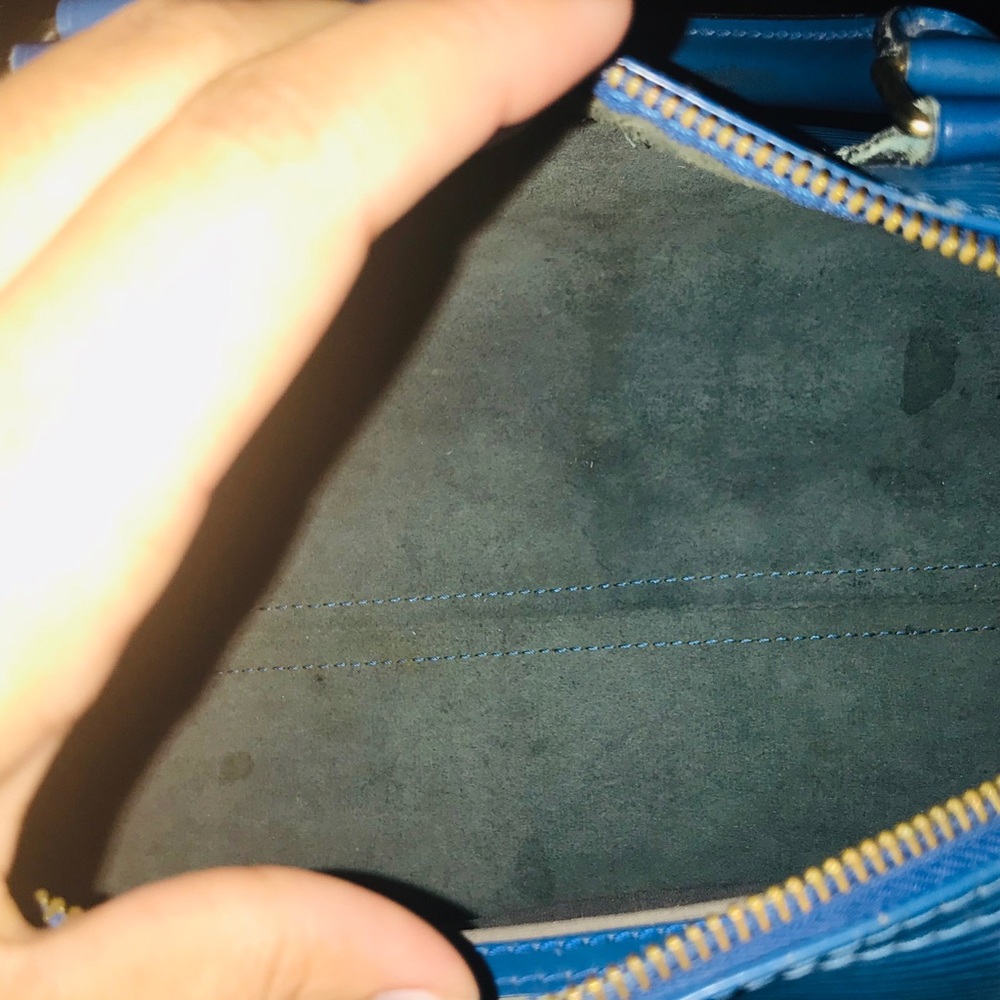 LOUIS VUITTON | Handbag - Picture 5 of 8